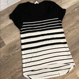 Black and white stipe high low knit top